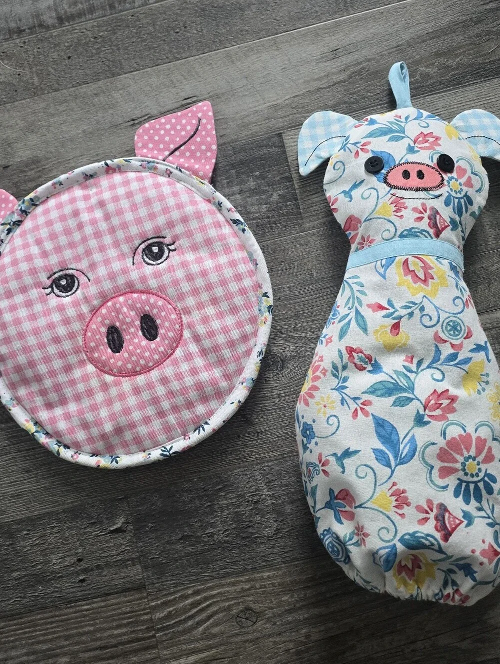 Pioneer Woam Pink Gingham Pig Face Potholder and  Reusable Bag Saver